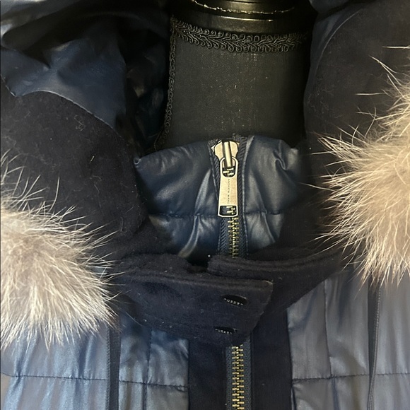 Andrew Marc Fox Fur
Trim Hood Belted Puffer Navy Jacket - Picture 4 of 14